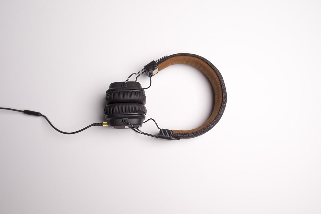 Lossless Music: Why Every Artist Needs To Know Formats, Tests, & Streaming