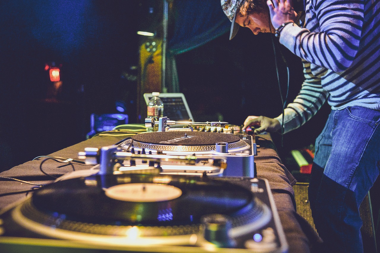 Best Pop, Dance, & EDM Beats For Sale: Top 5 Producers To Buy From
