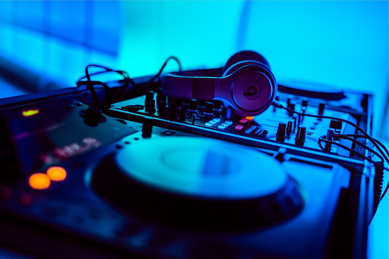 Best Christian, Worship, & Contemporary Gospel Beats For Sale: Top 5 Producers To Buy From