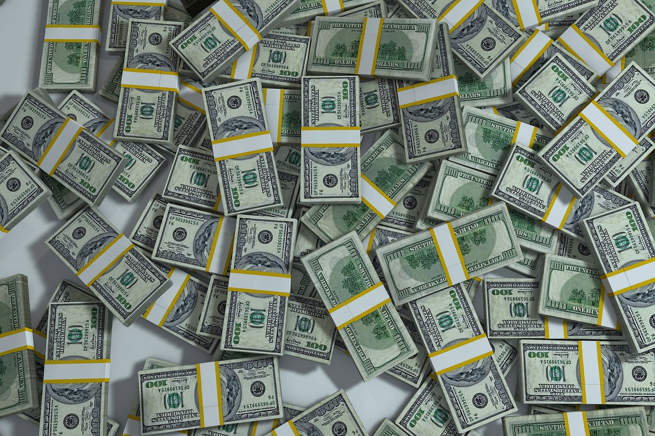 Here’s How Singers, Rappers, & Musicians (Actually) Make Money In 2019