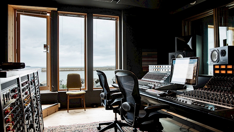 25 Best Recording Studios In The World 2023: Honest Review - Omari MC
